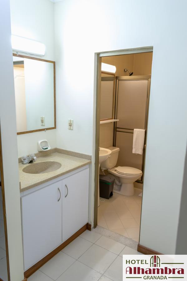 Hotel Alhambra ميتا المظهر الخارجي الصورة