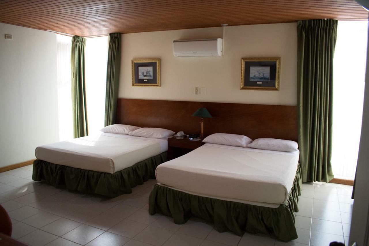 Hotel Alhambra ميتا المظهر الخارجي الصورة